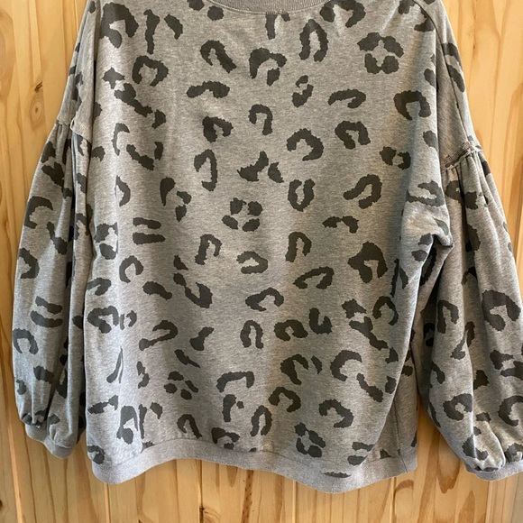Easel Leopard Print Oversized Sweatshirt Gray Boho Balloon Sleeve Top - Picture 2 of 9